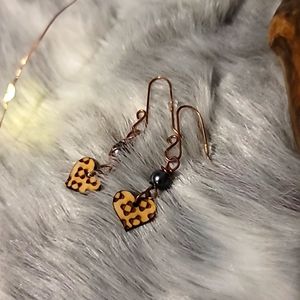 NWOT Handmade Heart Shape Wooded Fund Design Copper Wire Wrapped earring